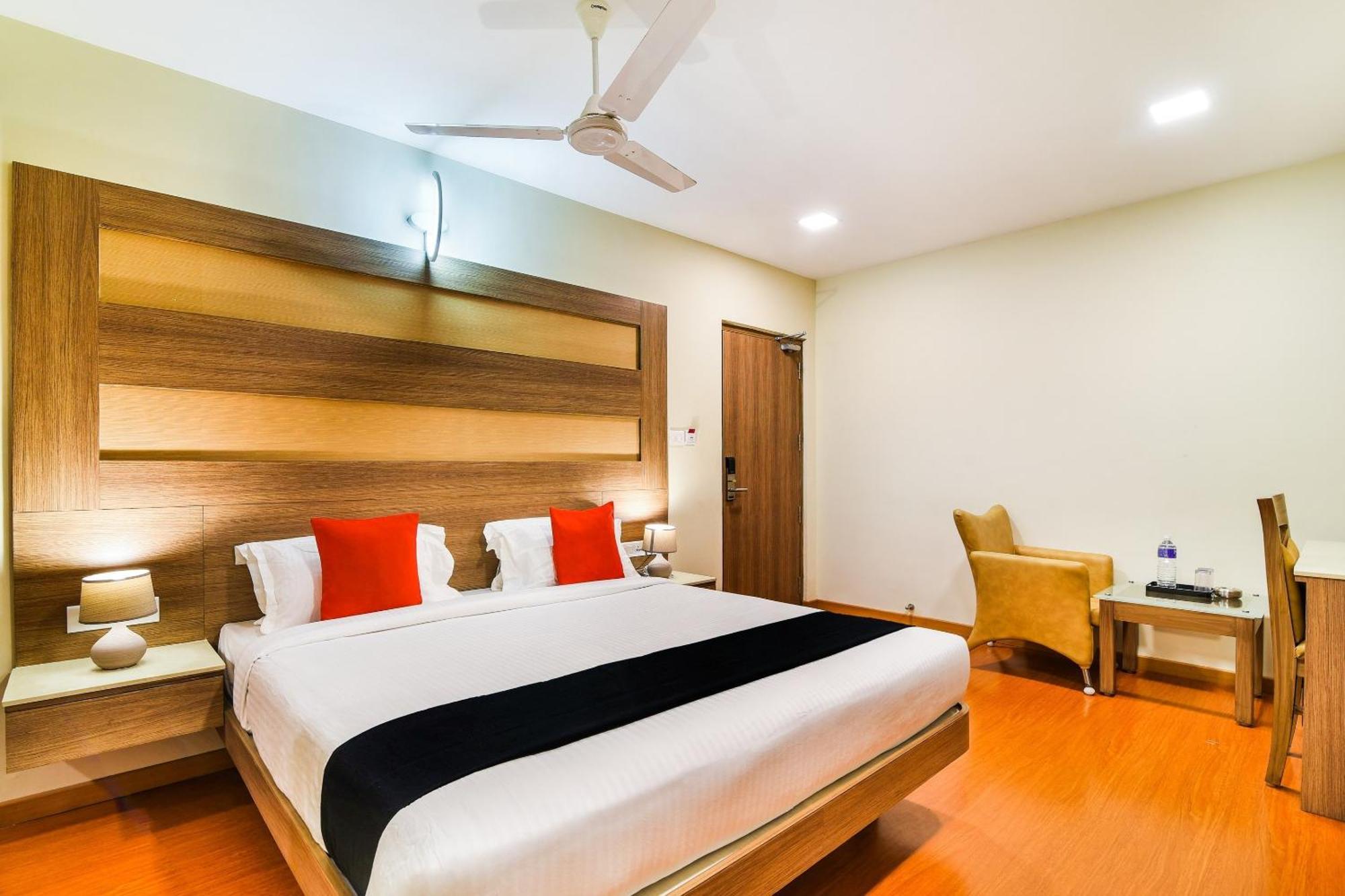 Super Capital O Grand Plaza Hotel Coimbatore Buitenkant foto