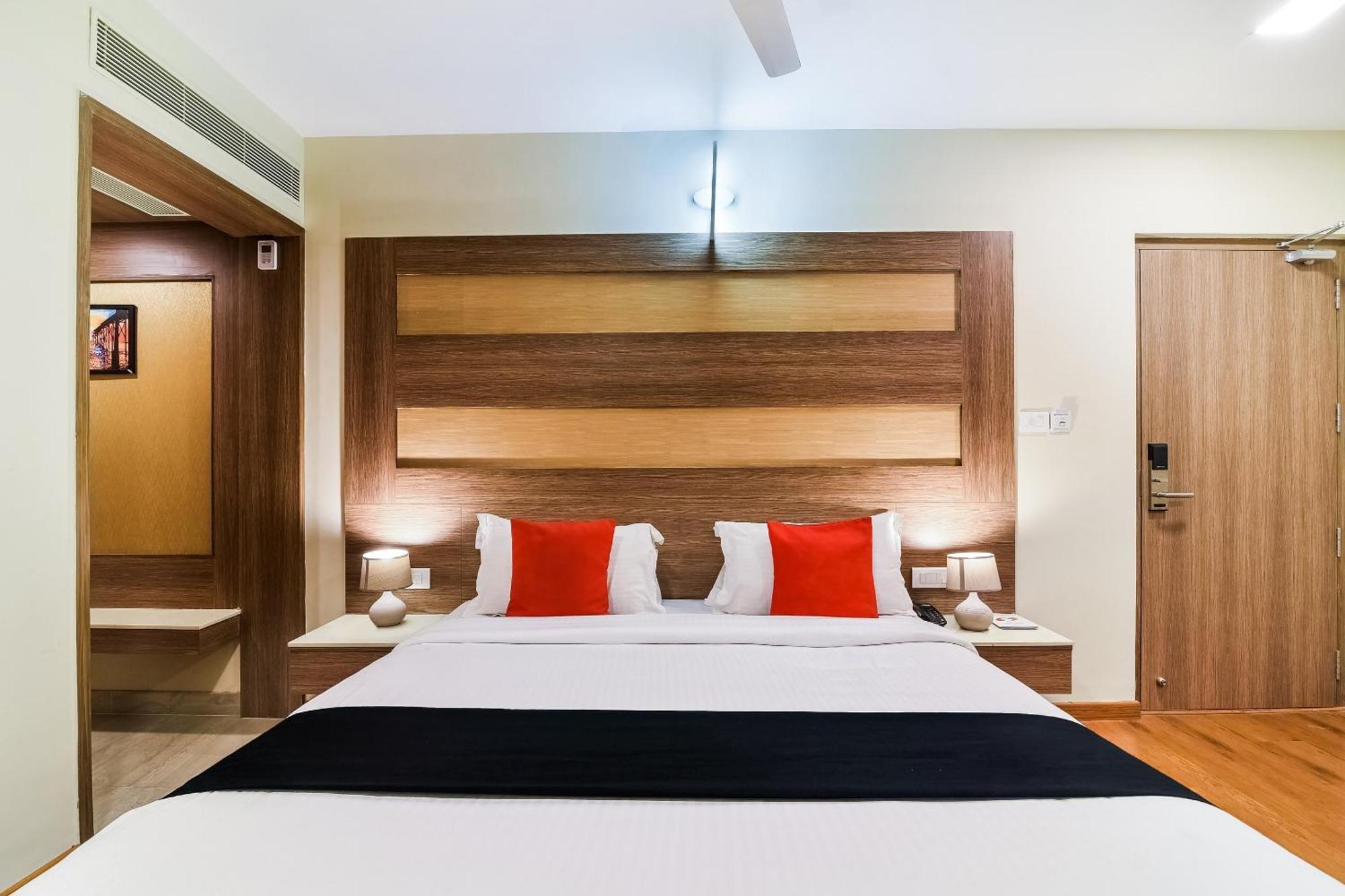 Super Capital O Grand Plaza Hotel Coimbatore Buitenkant foto
