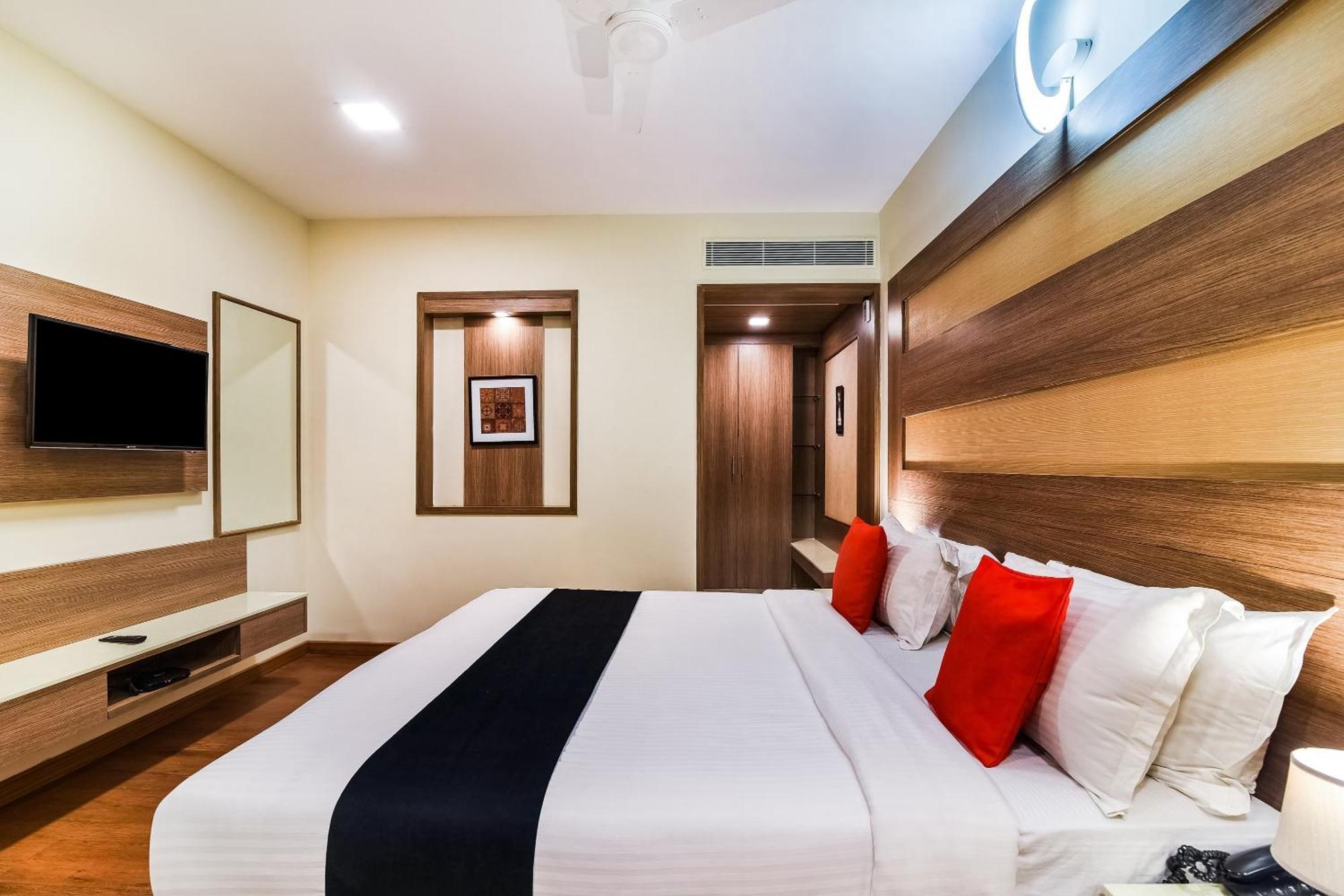 Super Capital O Grand Plaza Hotel Coimbatore Buitenkant foto