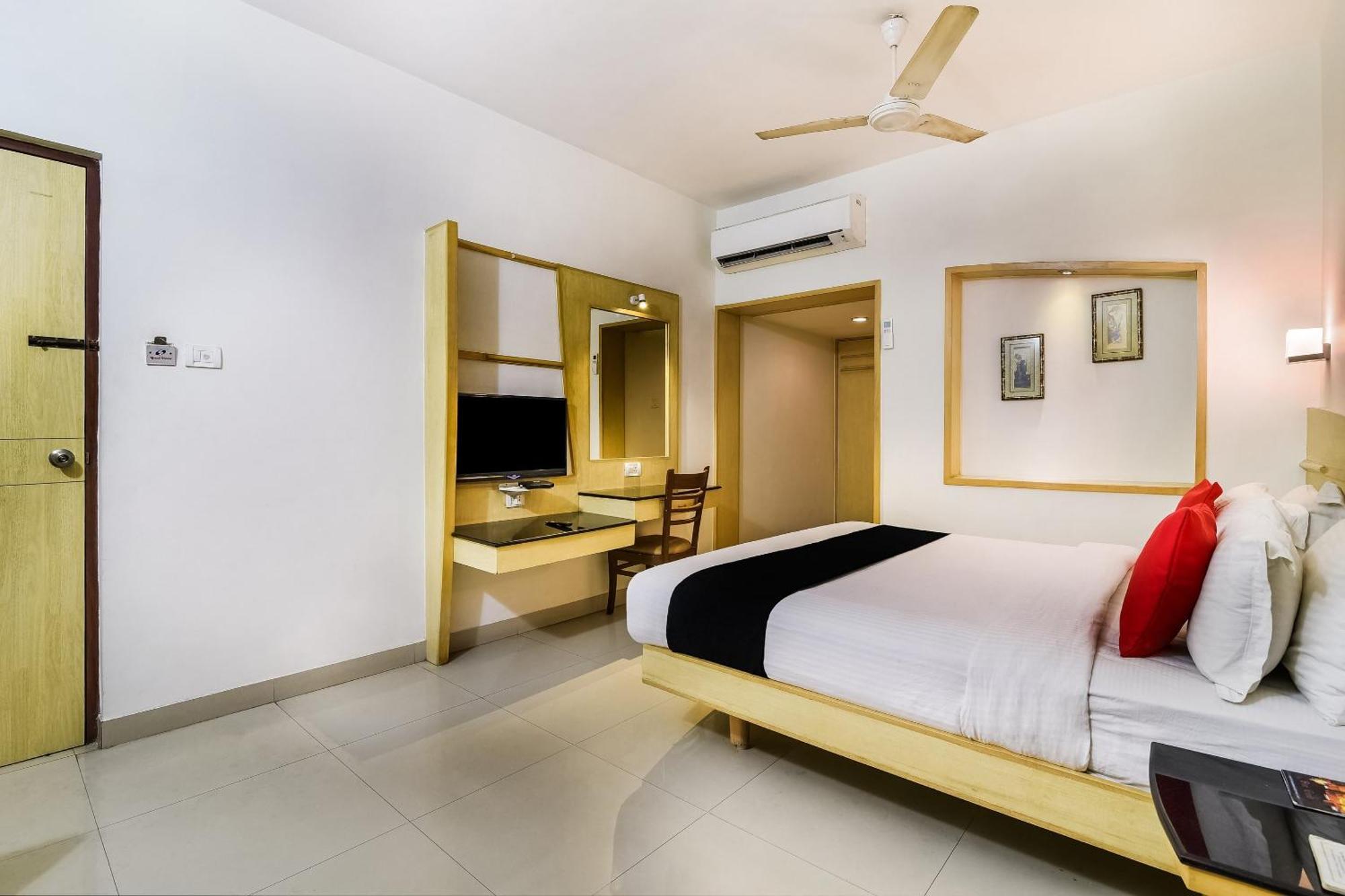 Super Capital O Grand Plaza Hotel Coimbatore Buitenkant foto