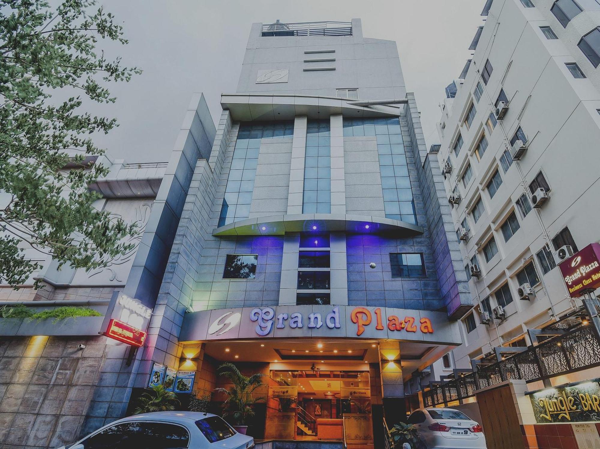 Super Capital O Grand Plaza Hotel Coimbatore Buitenkant foto
