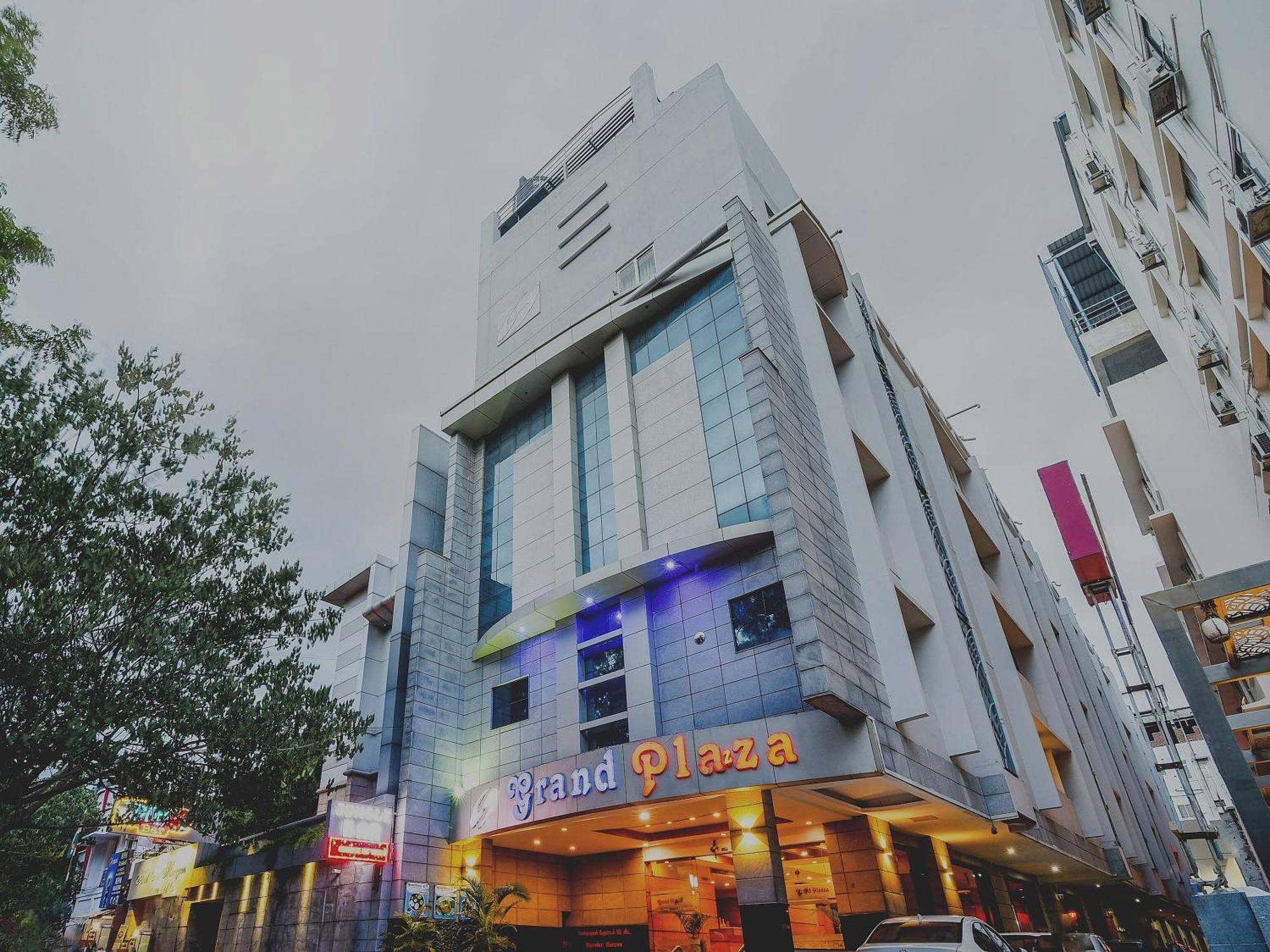 Super Capital O Grand Plaza Hotel Coimbatore Buitenkant foto