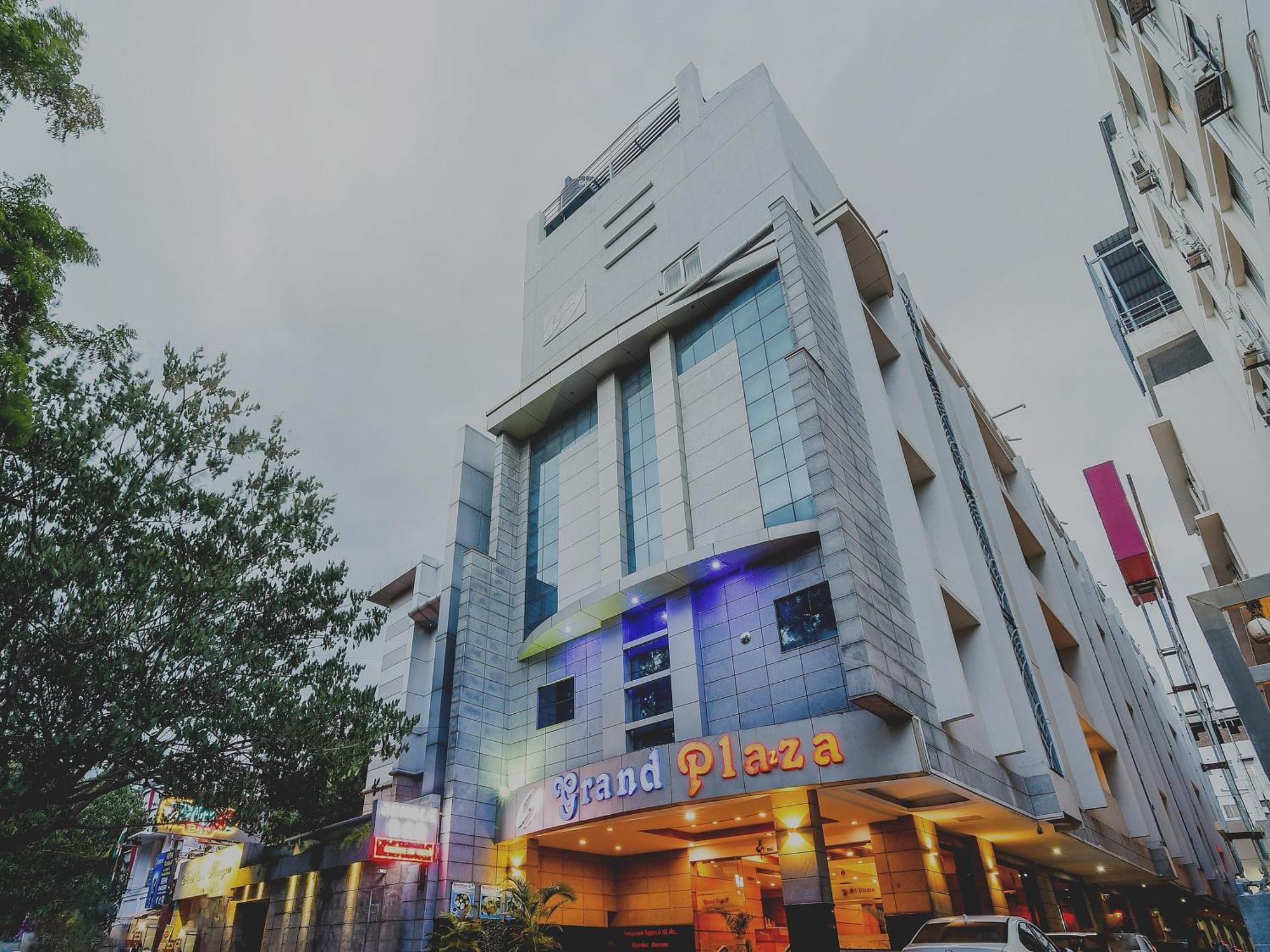 Super Capital O Grand Plaza Hotel Coimbatore Buitenkant foto