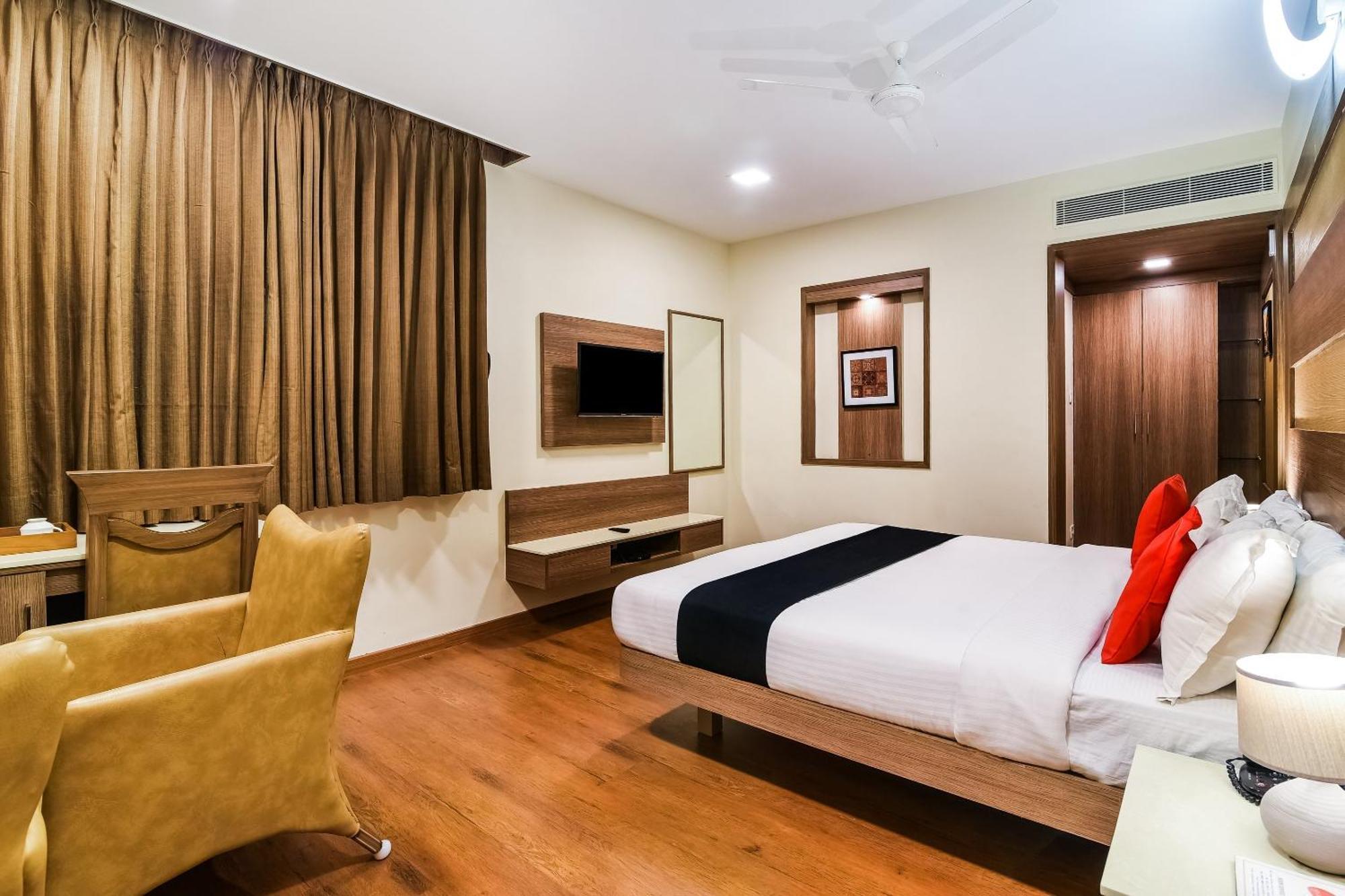 Super Capital O Grand Plaza Hotel Coimbatore Buitenkant foto