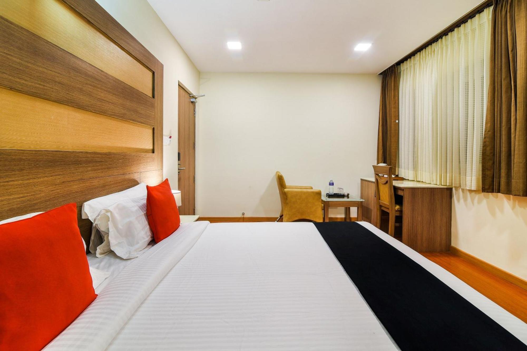 Super Capital O Grand Plaza Hotel Coimbatore Buitenkant foto