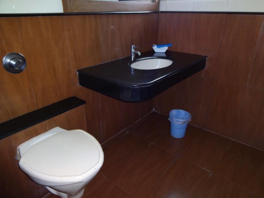 Super Capital O Grand Plaza Hotel Coimbatore Buitenkant foto