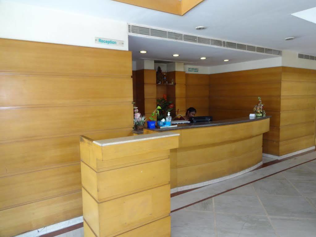 Super Capital O Grand Plaza Hotel Coimbatore Buitenkant foto
