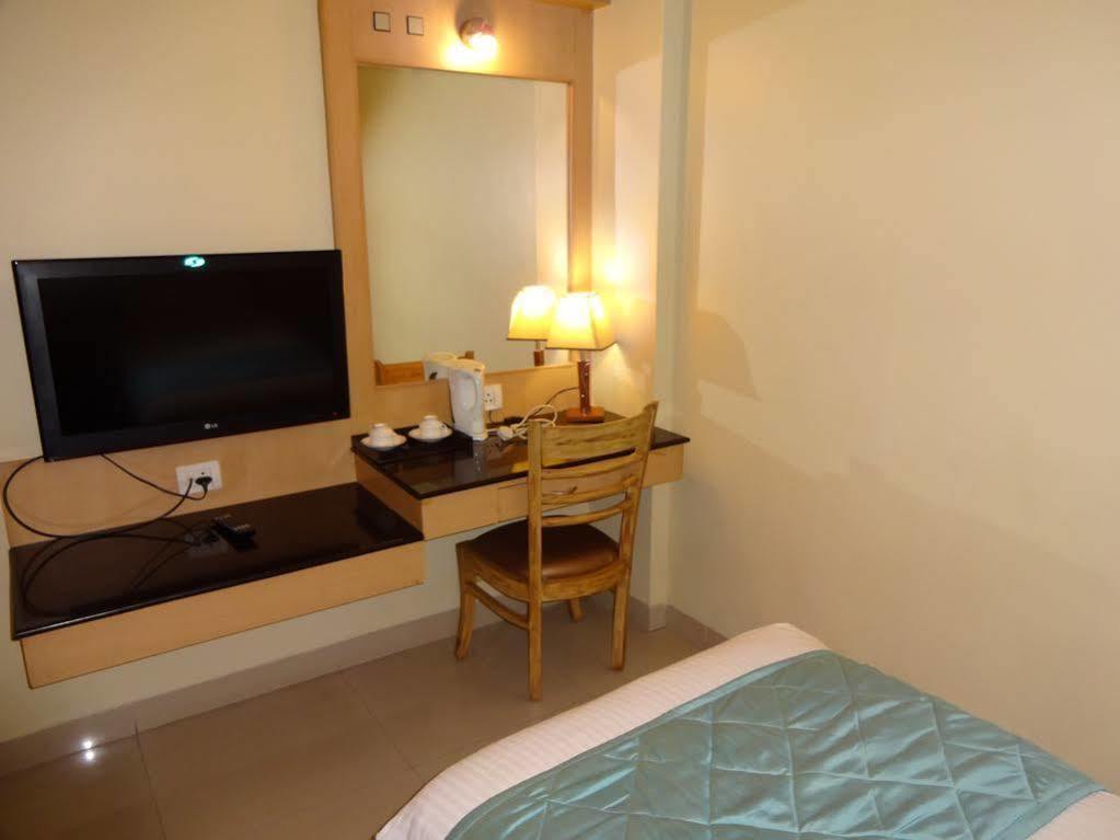 Super Capital O Grand Plaza Hotel Coimbatore Buitenkant foto