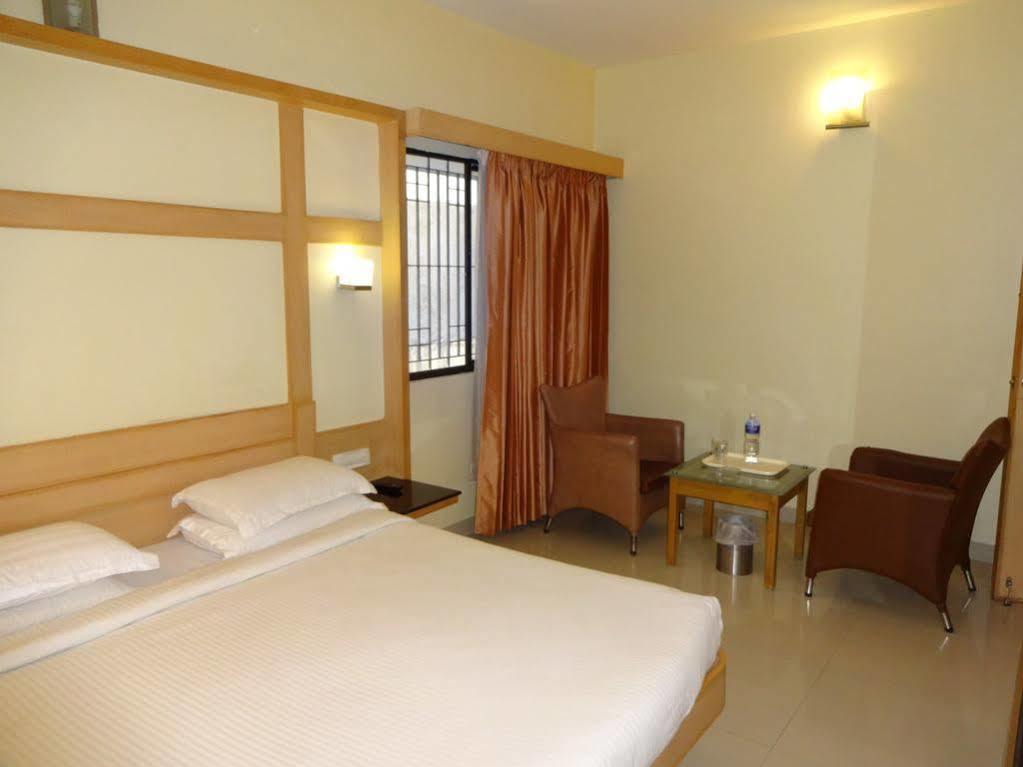 Super Capital O Grand Plaza Hotel Coimbatore Buitenkant foto