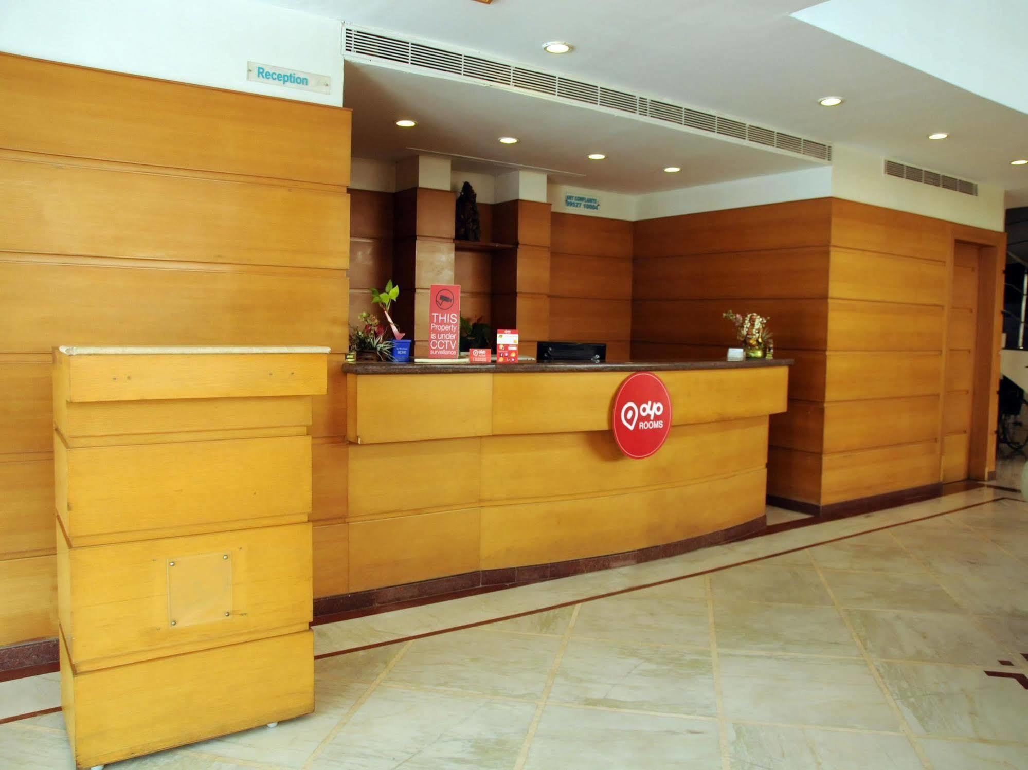 Super Capital O Grand Plaza Hotel Coimbatore Buitenkant foto