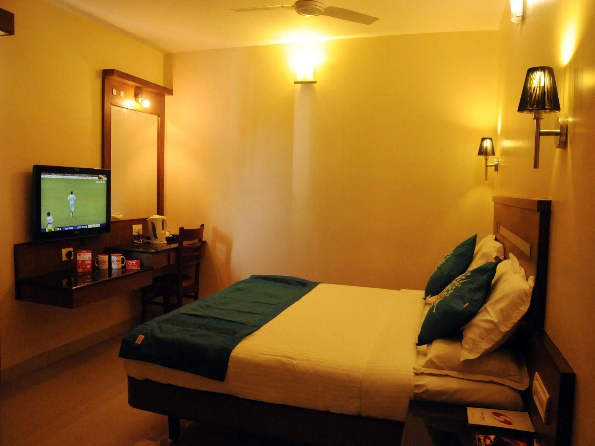 Super Capital O Grand Plaza Hotel Coimbatore Buitenkant foto